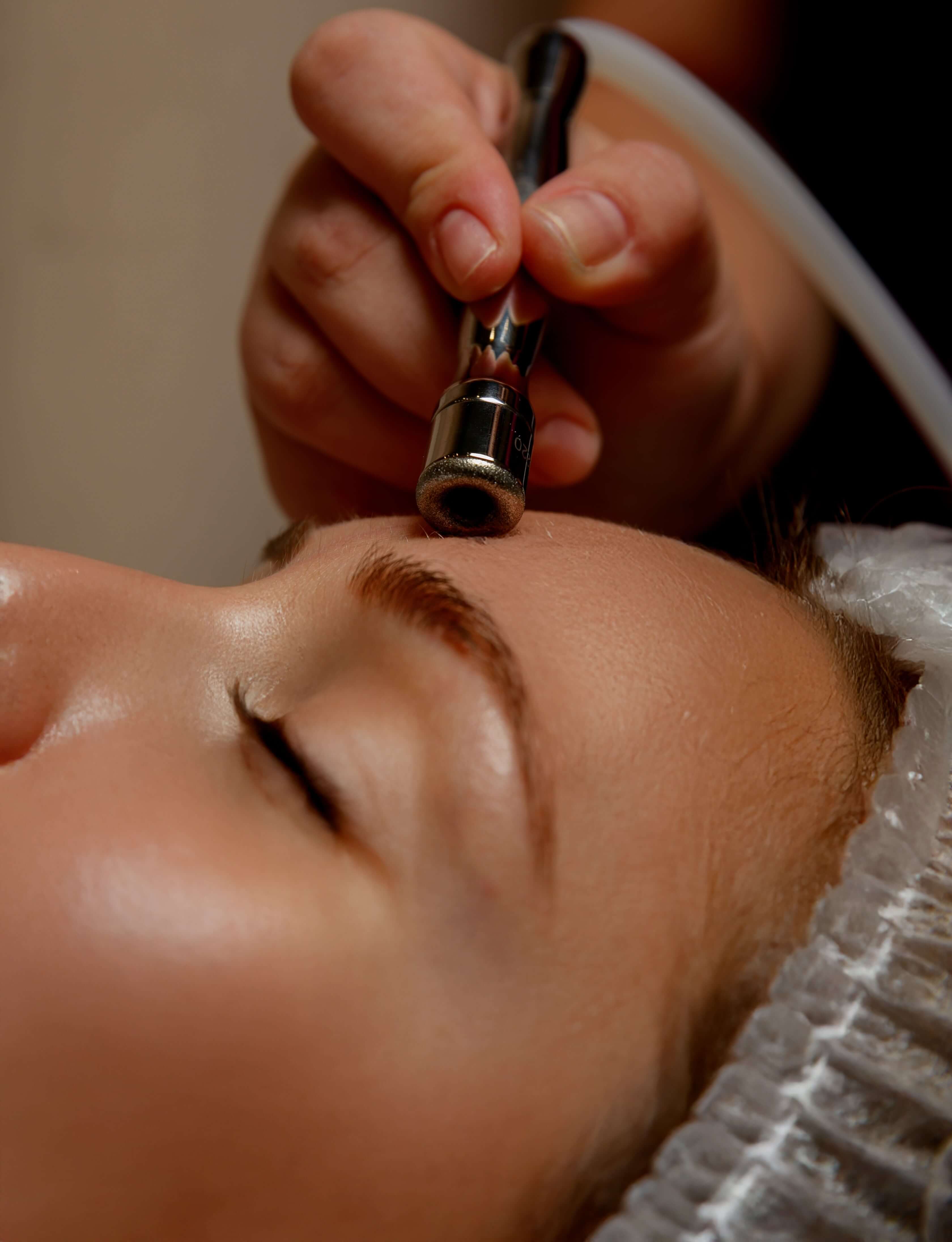 DIAMOND FACIAL