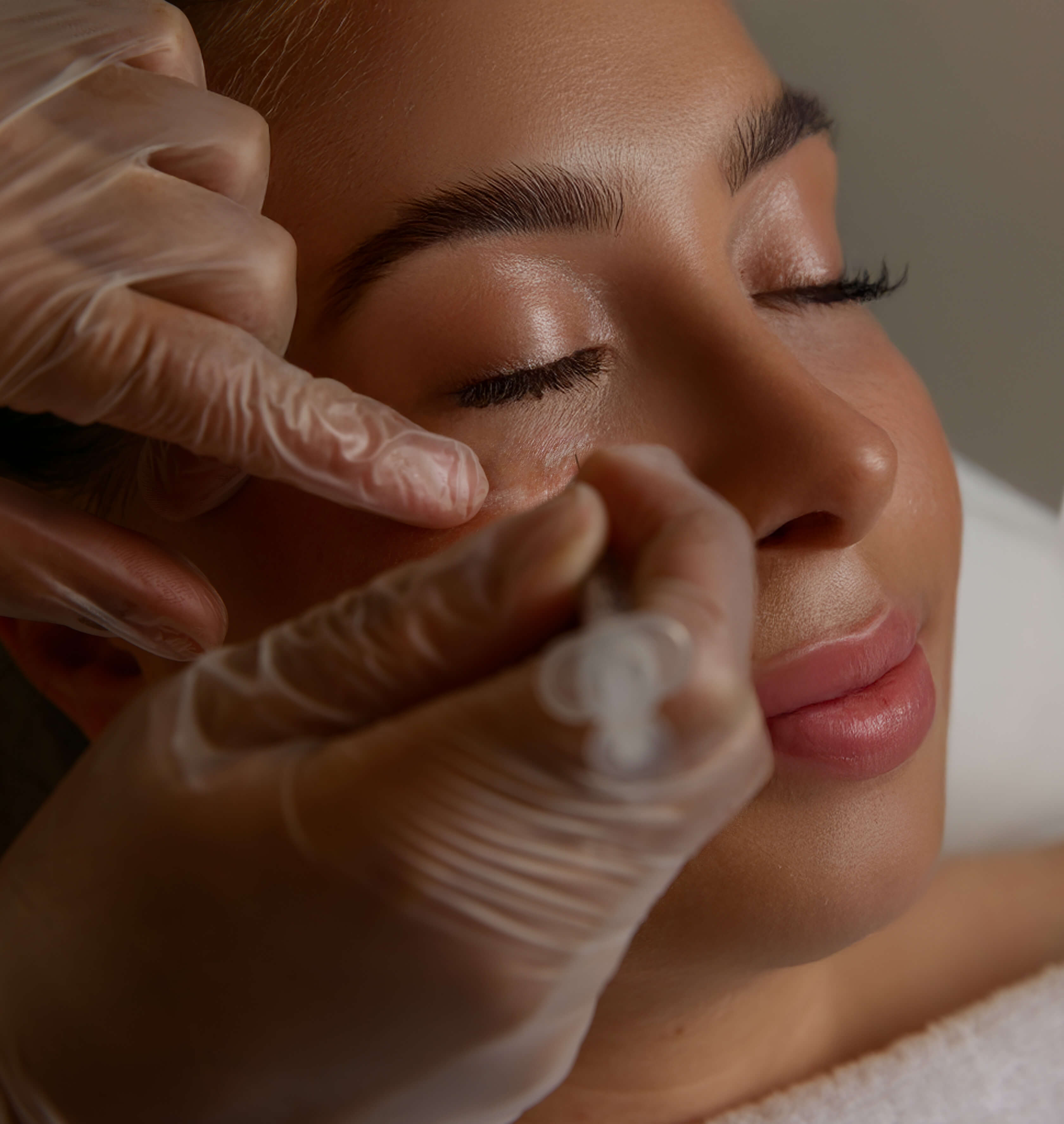 BOTULINUM TOXIN |   CHIN /  GUMMY SMILE CORRECTION